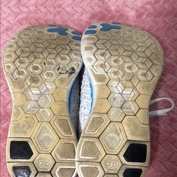 Nike Flyknit Free 4.0 White and MulticolorSneakers Women’s - Picture 8 of 10